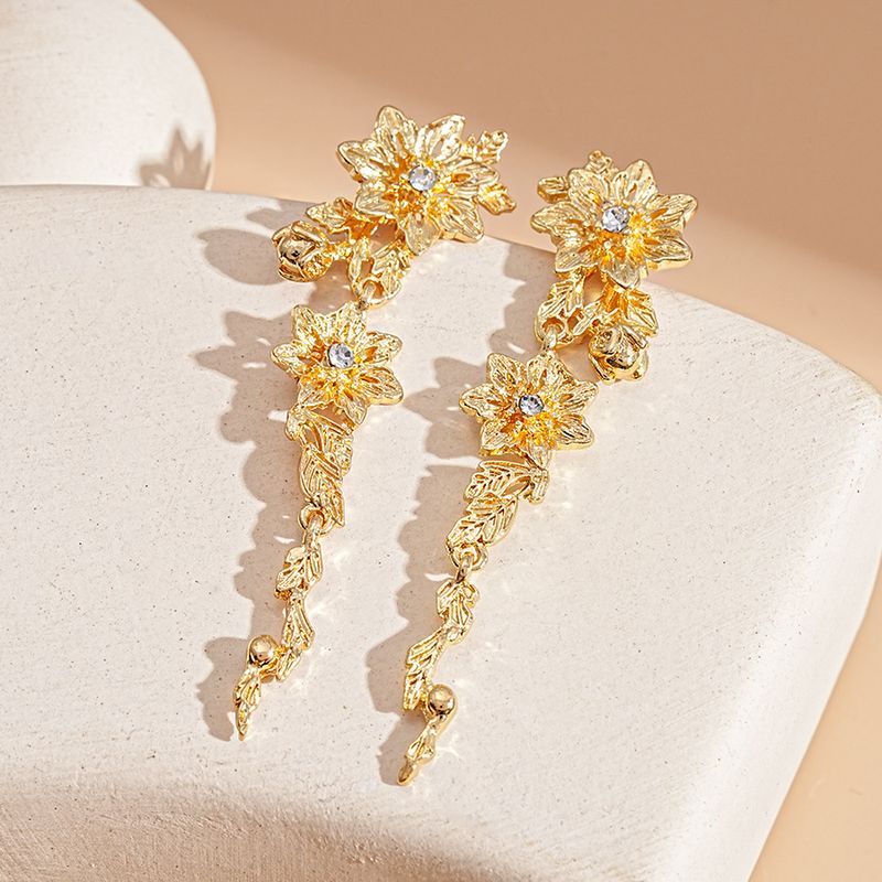 Orecchini a bottone con nappa floreale in stile metallo unico, leggeri e di alta qualità, design esagerato della personalità._voghion.com