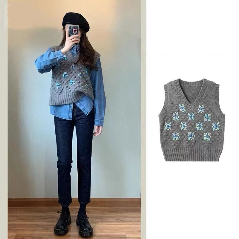 Outfit im Milchstil mit Strickweste mit V-Ausschnitt, Sinn für Damendesign, Nische und vielseitig, ärmelloses graues Oberteil_voghion.com