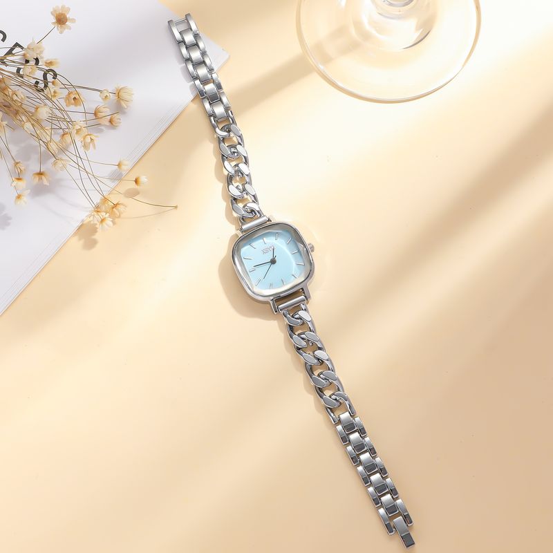 Dameur og smykkesæt med lilla Aurora-urskive og firkantet armbåndsur + armbåndssæt med sommerfuglesten til studerende_voghion.com