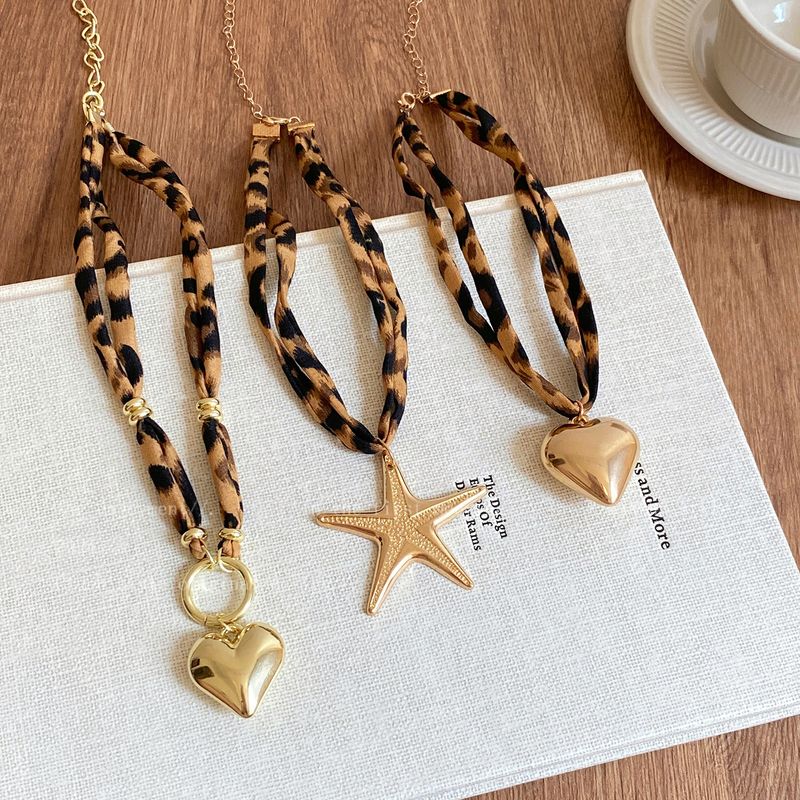 Collana con cuore a stella, sciarpa leopardata, sciarpa europea e americana, dolce, fresca e piccante, personalità esagerata, collo di alta qualità_voghion.com
