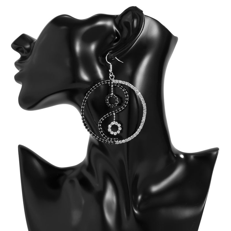 Fashionable Minimalist Tai Chi Patterned Diamond Earrings With Geometric Rhinton Black And White Mixed Ear_voghion.com