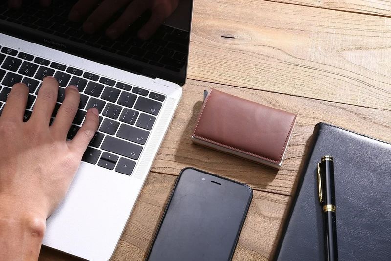 Kartenhalter Geldbörse Brieftaschen RFID-Schutz Diebstahlschutzbürste Ultradünne Kreditkarte Aluminiumlegierung Kartentasche Metall Herren-Mehrkarten-Geldbörse_voghion.com