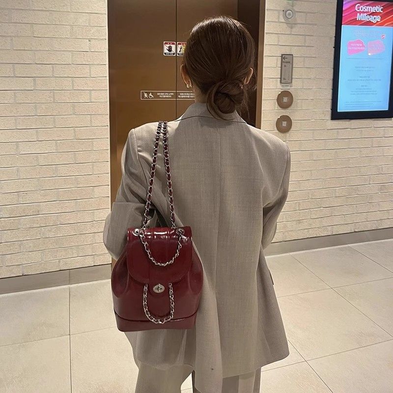 Zaini casual Zaino a catena da donna Borsa a tracolla solida quotidiana Borsa da viaggio per ragazze Borsa a mano piccola Borse a secchiello in pelle estive_voghion.com