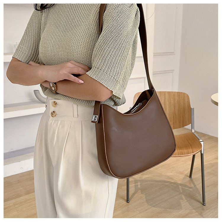 Retro Saddle Bag for Women 2024 New French Fashion Single Shoulder Underarm Bag Solid Color Versatile Crossbody Bag_voghion.com