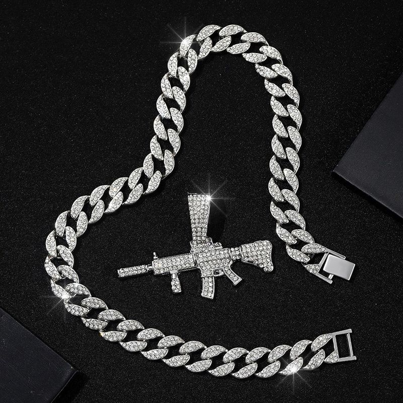 Hot Selling Personalized 3D Diamond Studded Assault Rifle Pendant With Cuban Chain, Hip-hop And Cool Outfit, Neck Chain_voghion.com
