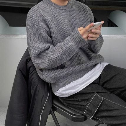 Suéter de malha cinza solto com gola redonda coreano para outono e inverno, estilo versátil para homens_voghion.com