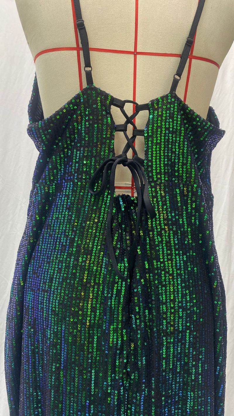 Robe longue fendue et amincissante à paillettes, nouvelle mode féminine été 2025_voghion.com