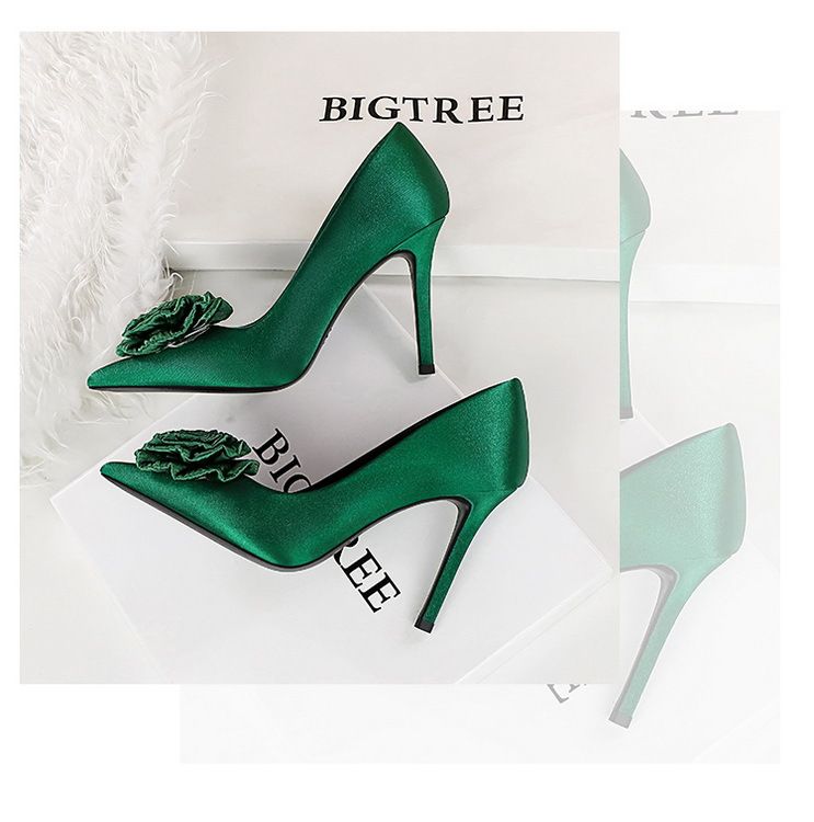 Tacchi alti da donna, tacchi sottili, taglio basso, tacchi alti a punta con fiori in raso_voghion.com