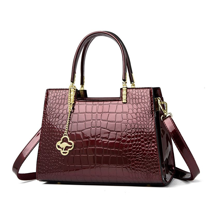 Borsa a tracolla da donna in pelle verniciata lucida con texture coccodrillo, nuova versione 2025_voghion.com