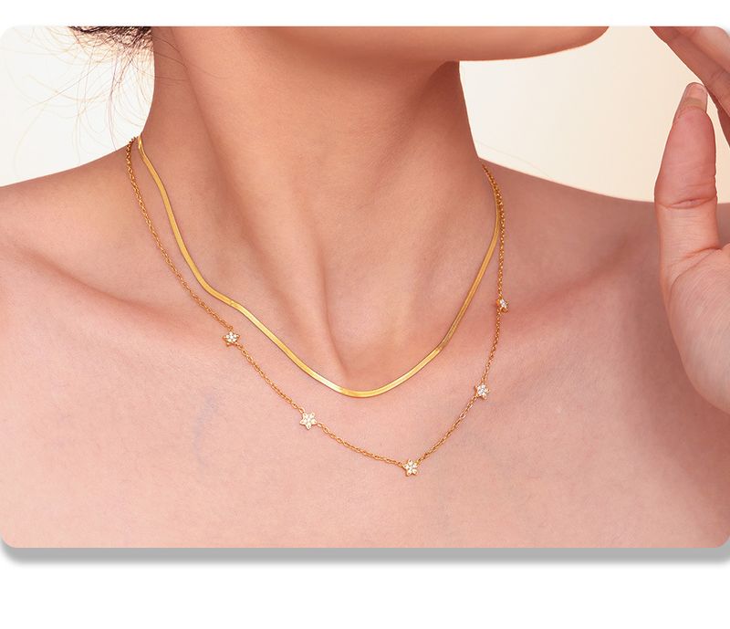 Five-pointed Star Inlaid Zircon Necklace, Small Diamond Gypsy Star Collarbone Necklace, Titanium Steel Gold-plated Simple Double-layer Item Jewelry._voghion.com