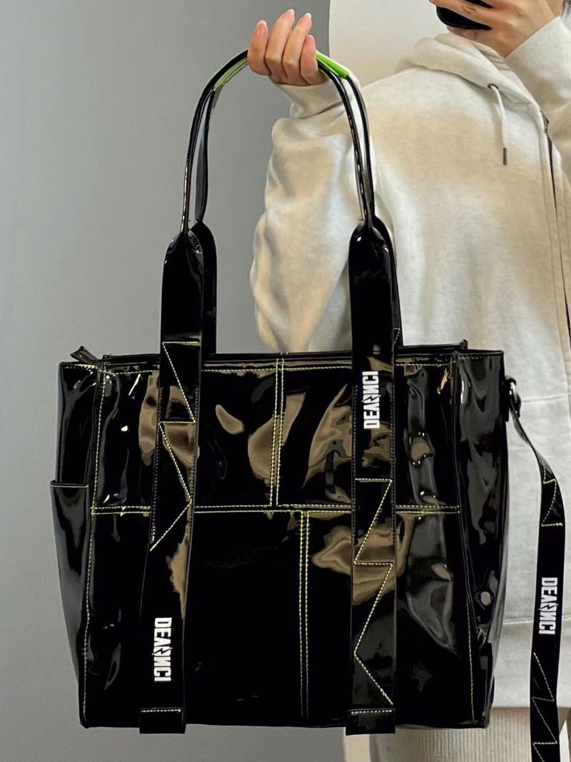 JIAERDI Vintage musta Y2k käsilaukku, naiset 2023, siistit tytöille nahkaiset suuren tilavuuden kantolaukku Naisten motopyöräilijöiden rennot crossbody-laukut_voghion.com