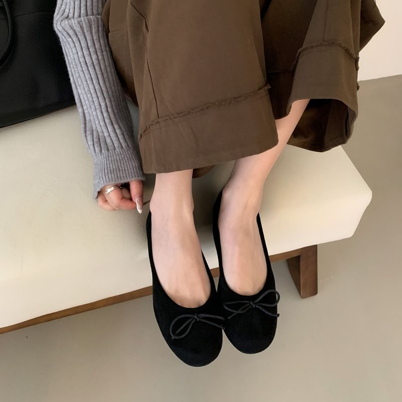 Płaskie buty damskie w stylu francuskim z kwadratowym noskiem, 2025, nowe, z kokardą z płytkiego materiału, aksamitne, pojedyncze, uniwersalne i wygodne, z nadrukiem w panterkę_voghion.com