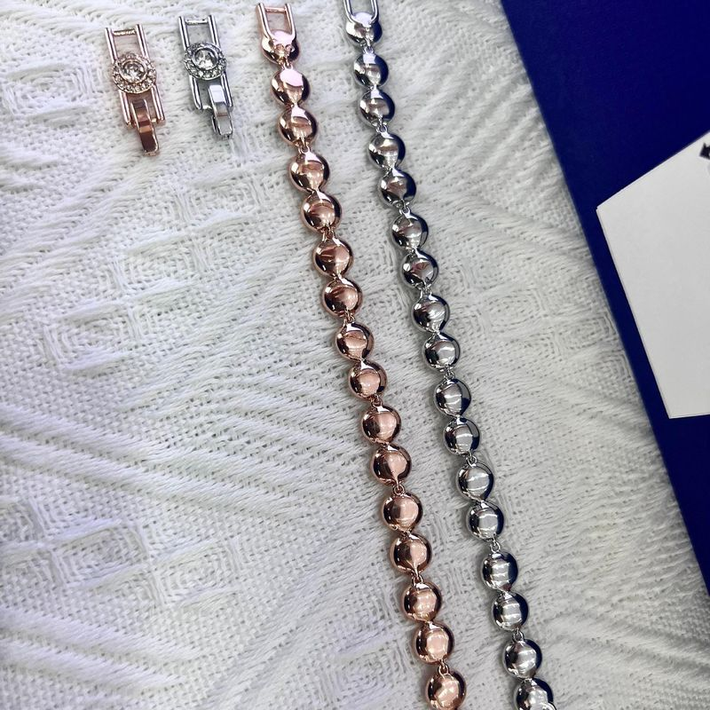 Charmantes Schillerndes Römisches Armband Mit Rundem Knopf Und Vollem Durchmesser_voghion.com