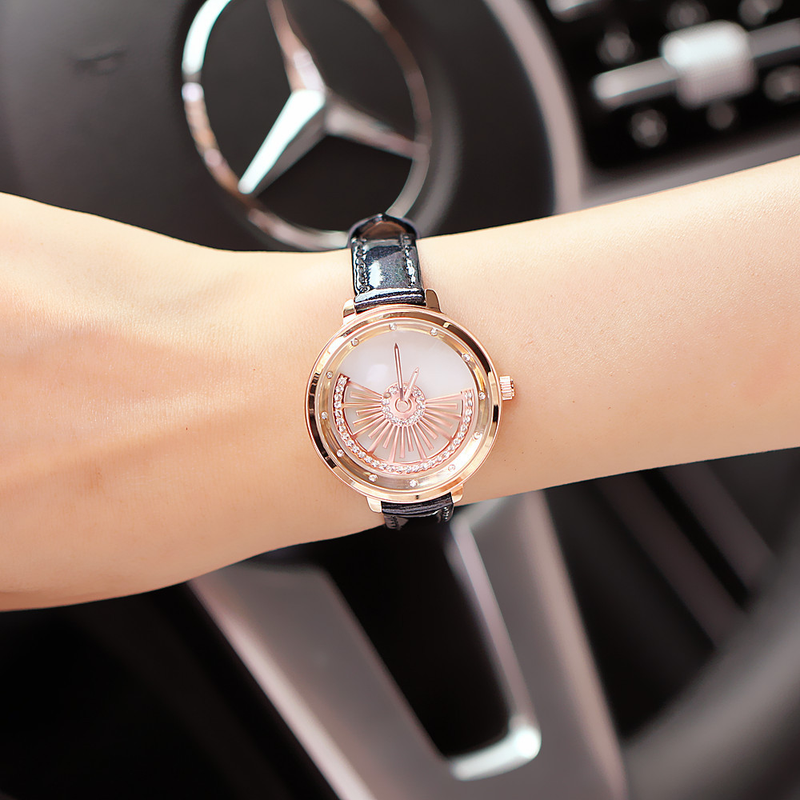 Elegante cintura rotante in vera pelle a forma di ventaglio con diamanti intarsiati, polso impermeabile al quarzo, da donna_voghion.com