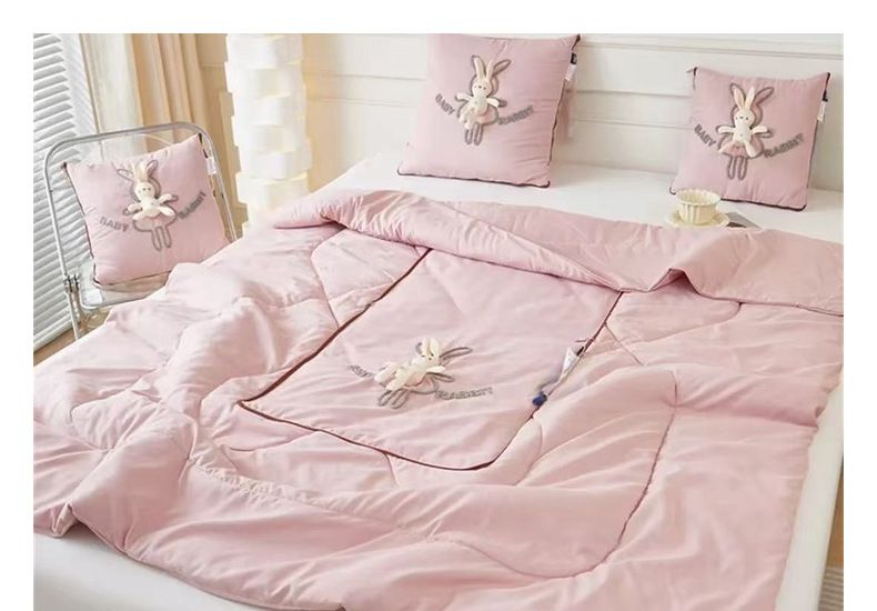 Cuscino ricamato con asciugamano - Cuscino multiuso per auto e ufficio con coperta (sostegno morbido per collo e schiena, compagno di viaggio portatile in morbida microfibra)_voghion.com