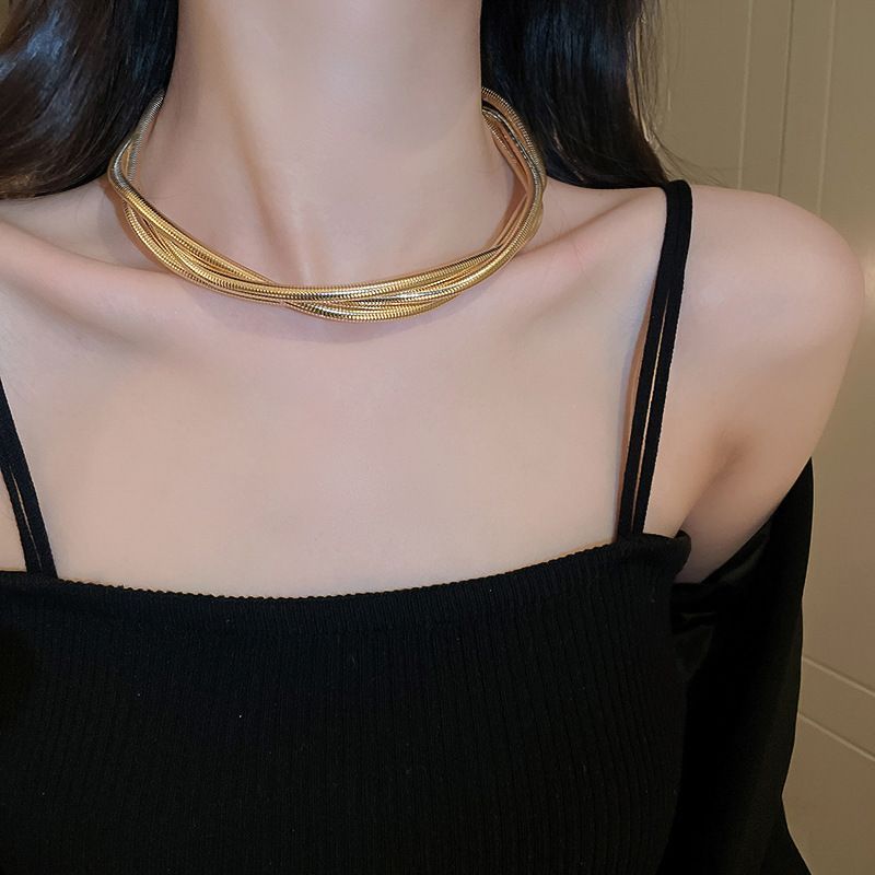 Metal Multi-layer Winding Twist Versatile Cold Wind Temperat Neck Chain Heavy Industry Design Necklace Accessories_voghion.com