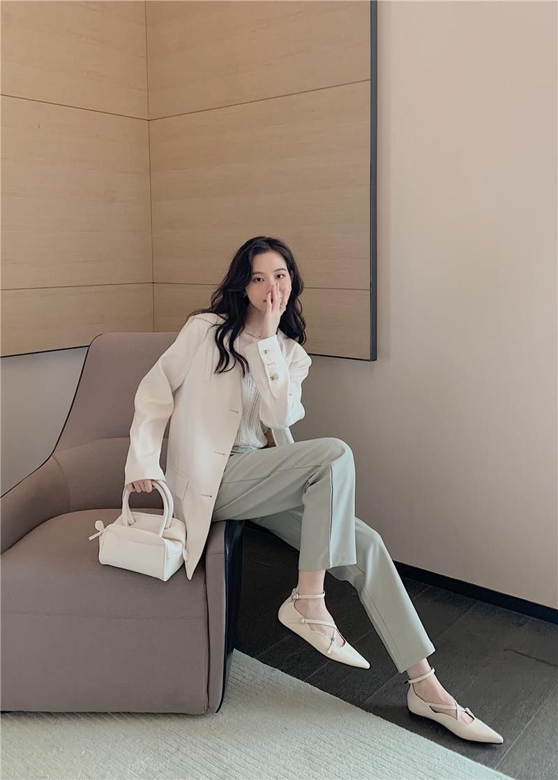 2024 nieuwe kleine dikke kruispuntige lage hak ondiepe mond gespband enkele schoen lente Franse damesschoenen_voghion.com