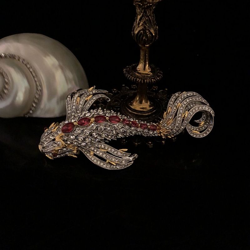 Copper plated gold set with precious stones and diamonds high class corsage pin creative design accessories_voghion.com