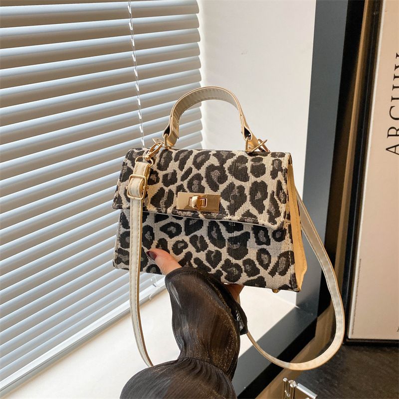 Trendy Spring/Summer New Shoulder Fashion 2025 Simple And Elegant Casual Textured Crossbody Small Square Bag For Women_voghion.com