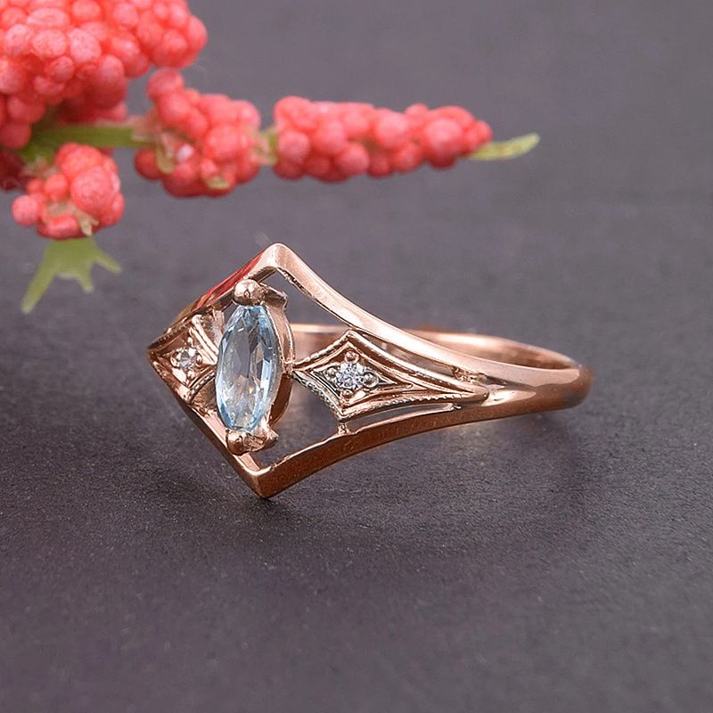 Cao Shi's best-selling rings set with horse eye zircon V-shaped ring, classic diamond style ring_voghion.com