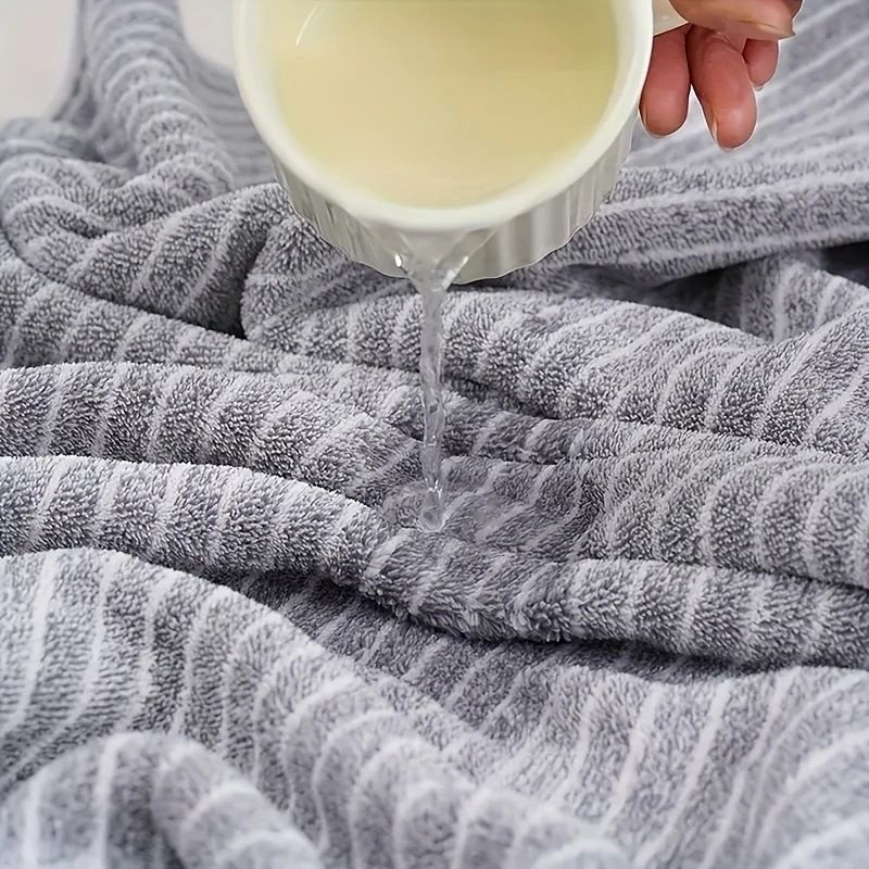 105*200 Coral Fleece Bath Towel For Women Large Bath Towel Absorbs Water Faster Than Pure Cotton Thicker And Larger For Home Use_voghion.com
