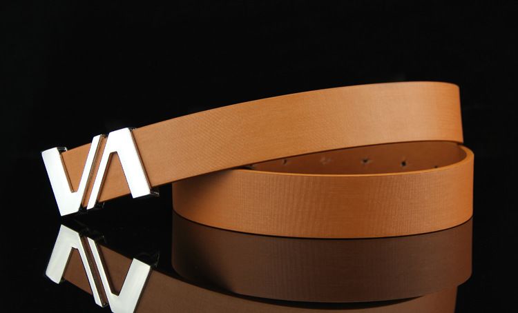 2024 New Popular Belt Men's Board Buckle Belt Classic Letter Smooth Buckle Belt Style Versatile Style_voghion.com