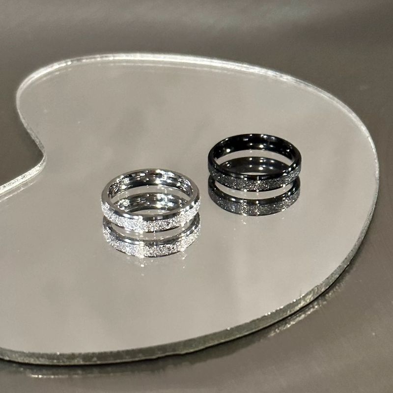 Matte Black White Ring For Men And Women, High-end Niche Design Couple Rings, Titanium Steel Non-fading Band_voghion.com