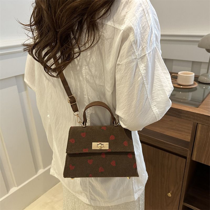 Trendy Spring/Summer New Shoulder Fashion 2025 Simple And Elegant Casual Textured Crossbody Small Square Bag For Women_voghion.com