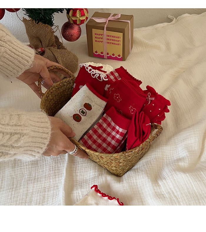 Festive Atmosphere Red Socks Women's Medium Tube Socks Autumn And Winter Piled Cotton Socks Big Red Socks_voghion.com