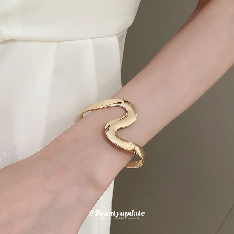 Cold Wind Cross Wave New Light Luxury Fashion Bracelet, Simple And High End Handpiece_voghion.com