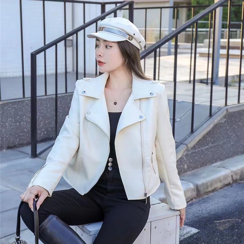 Veste noire élégante et tendance pour le printemps et l'automne 2023, avec col rabattu, taille haute, poche, fermeture éclair et courte_voghion.com