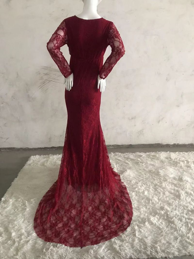 Abito da sera premaman in pizzo con scollo rotondo e strascico, abito lungo da donna_voghion.com