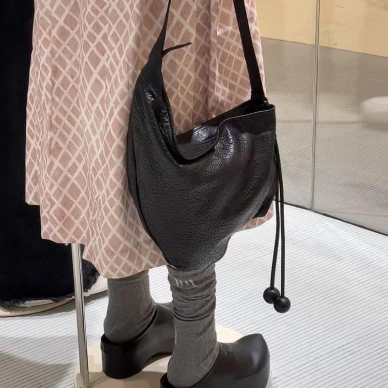 Borsa a tracolla in morbida pelle con tracolla a tracolla, per donna, con motivo a croissant, motivo a nido d'ape, pigra e morbida, con motivo a gnocchi sotto le ascelle_voghion.com