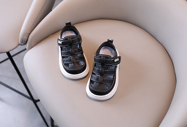 Sandali per bambini alla moda estiva 2024, scarpe da spiaggia in pelle con fori per bambini e bambine, scarpe con suola morbida_voghion.com