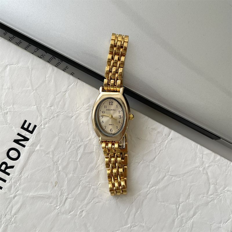 Doudou New Oval Orologio da polso da donna con cinturino in acciaio dorato e al quarzo_voghion.com