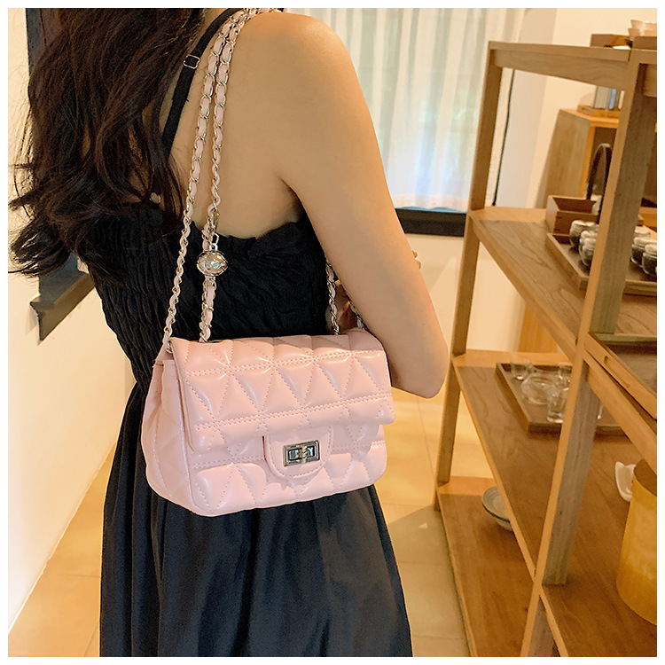 Niche Design Bag Women 2023 New igh-end Sense One-shoulder Messenger Bag Net red explosion style texture rhombic chain bag_voghion.com