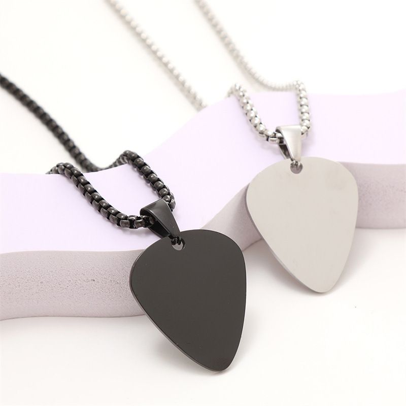 Collana con chitarra in metallo Pecque con incisione, pendente in acciaio al titanio anti-scolorimento, ciondolo in acciaio inossidabile per coppia, per uomo e donna_voghion.com