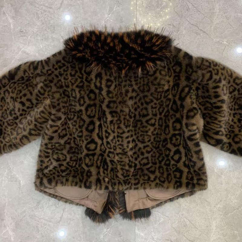 Luxury Faux Fur Coat – Oversized Batwing Sleeves & Plush Mink Collar (Ethical Opulence: Where Drama Meets Conscience)_voghion.com