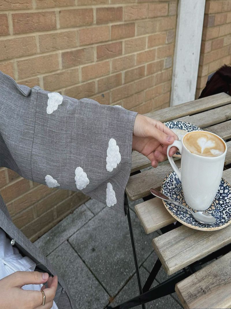 Robe cardigan élégante avec broderie de nuages, mode dubaï turquie_voghion.com