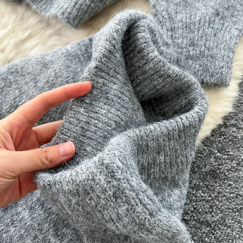 Damenbekleidung: Gemütliches Set aus übergroßem Hoodie und hoch tailliertem, figurbetontem Rock – lässiges zweiteiliges Outfit für Damen, Loungewear und Streetstyle_voghion.com