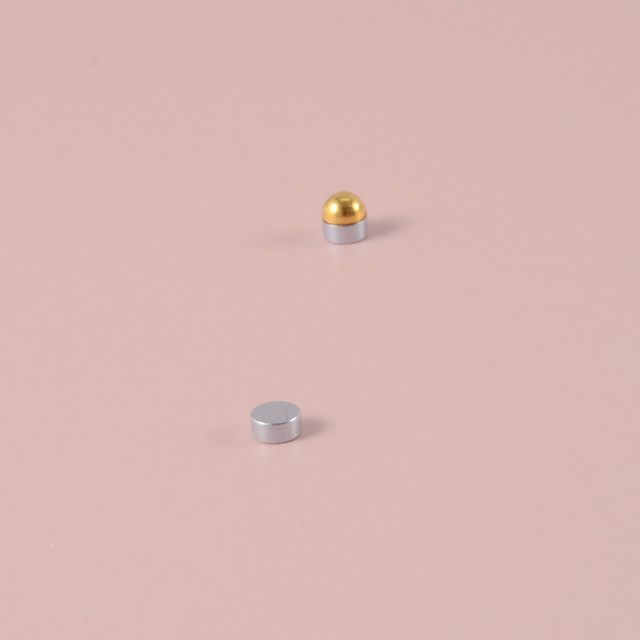 12 vnt./kortelė be pradurtų magnetų, auskarai, tragus, kremzlės, lūpos, labreto, nosies žiedai, papuošalai, magnetiniai auskarai_voghion.com