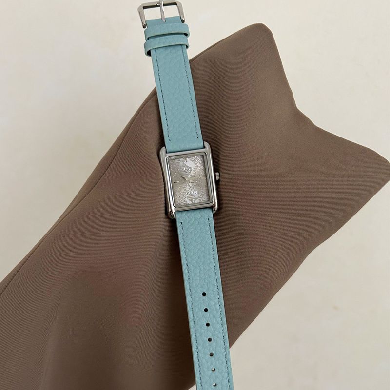 Antike europäische Stil Gold Rechteckige koreanische Version Student Gletscherblau Damen Lederarmbanduhr_voghion.com