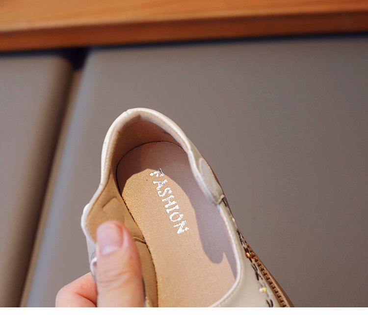 Kinderschuhe Mädchen Frühling und Herbst Neue kleine Lederschuhe mit weicher Unterseite, rutschfeste Retro-Einzelschuhe, mittlere und große Kinderprinzessinnenschuhe_voghion.com