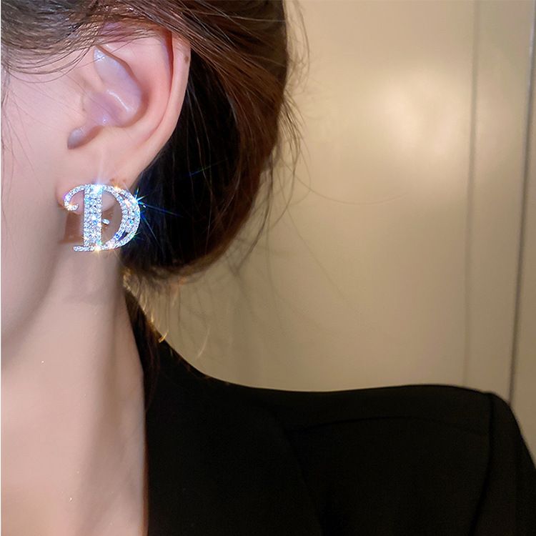 Damen-Accessoires, Diamant-Set, einfaches Temperament, Design, Sinn für Trend-Ohrringe_voghion.com