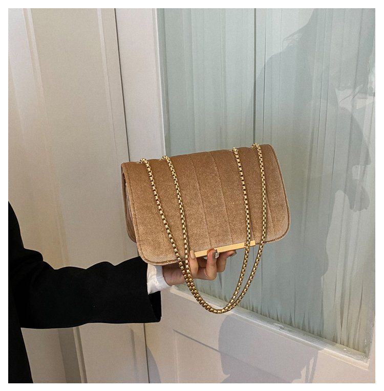 Trendy Gold Samt Kette für Frauen 2024 Neue modische vielseitige kleine Quadrat mit Diamant Gitter Stickgarn_voghion.com