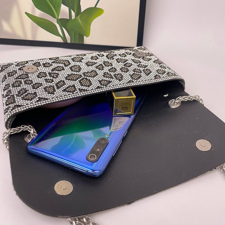 Nuova borsa a tracolla da sera da donna con stampa leopardata e diamanti_voghion.com