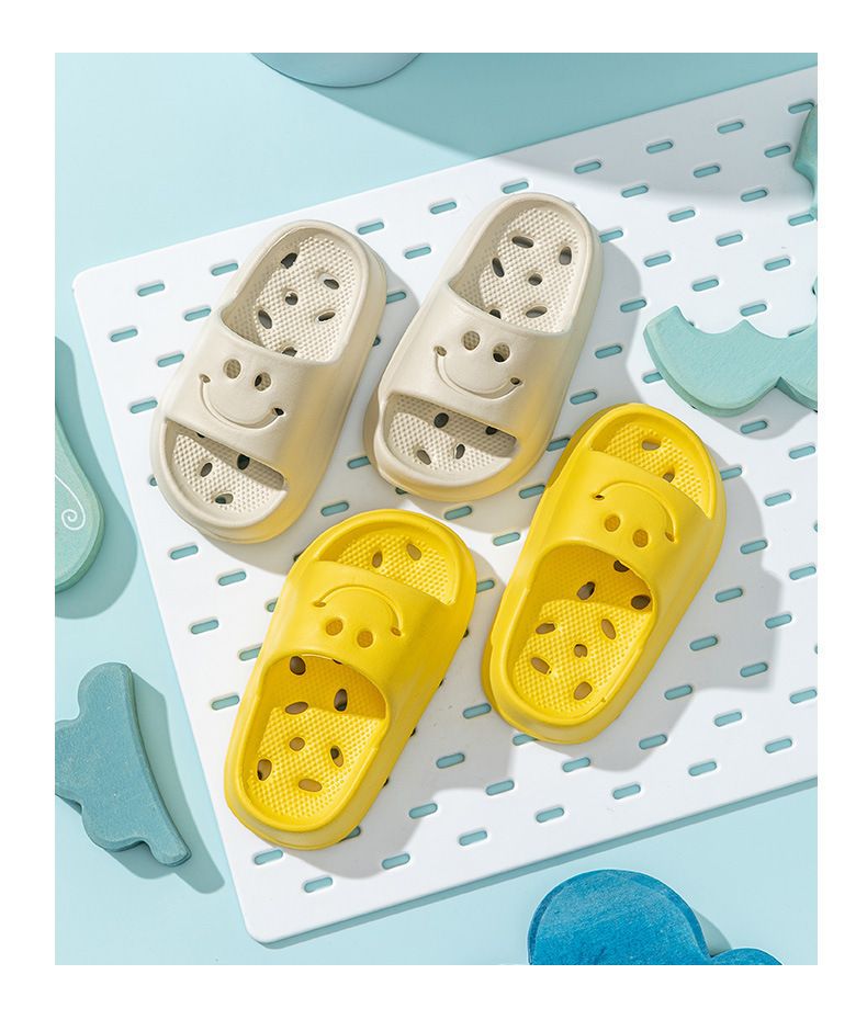 Kinderschuhe Badehausschuhe für Jungen und Mädchen im Sommer, rutschfest, hohl, undicht, keine stinkenden Füße, für den Innenbereich mit weicher Sohle_voghion.com