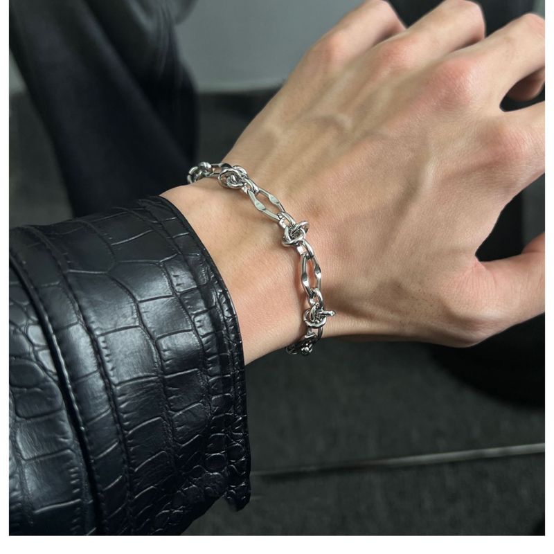 Bracciale in acciaio al titanio resistente alla luce per uomo, semplice e versatile, bracciale cubano annodato a nicchie, hip-hop di alta gamma_voghion.com