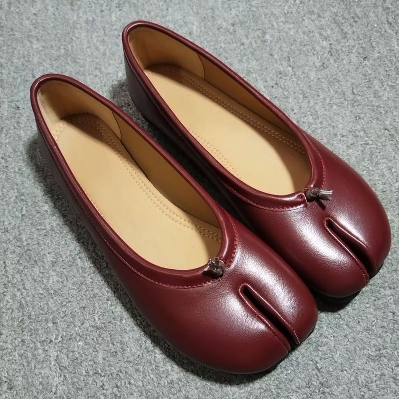 Tabi Split Toe für Frauen 2024 Neue Nische Plissee Ballett Schwein Huf Flacher Mund Bowknot Flache Einzelschuhe_voghion.com