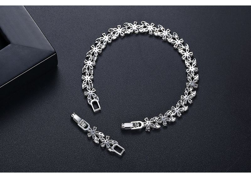 Bracelet élégant en zircone pour femme avec breloque papillon, accessoire de mode en alliage de cuivre galvanisé de haute qualité_voghion.com